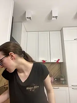 Snapshot of MartiniiSelenna chatting on February 10, 2026, 7:18 am MartiniiSelenna online show from February 10, 2026, 7:18 am