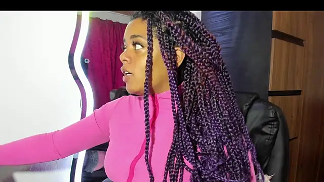 ladyrd1 online show from November 21, 2025, 9:36 pm