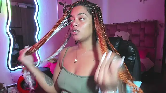 ladyrd1 online show from February 11, 2026, 1:11 pm