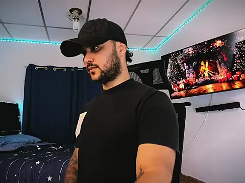 Sebas-hott online show from December 15, 2025, 10:59 pm