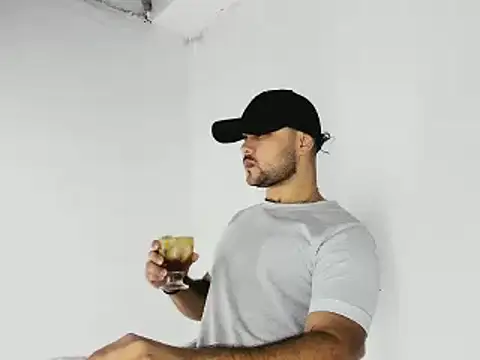 Sebas-hott online show from October 30, 2025, 10:39 pm