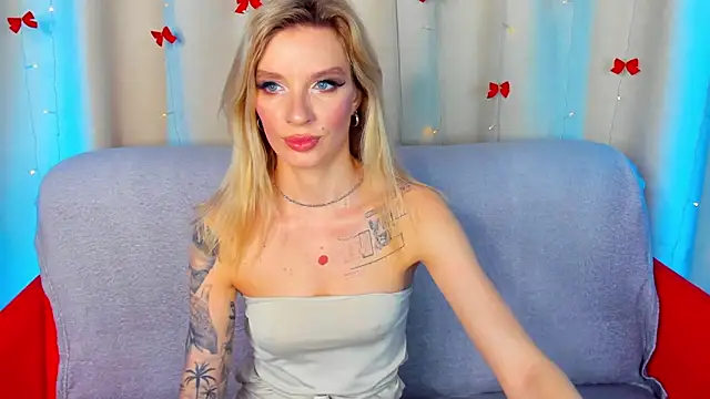 AlinaLovelyX online show from April 18, 2026, 1:19 am