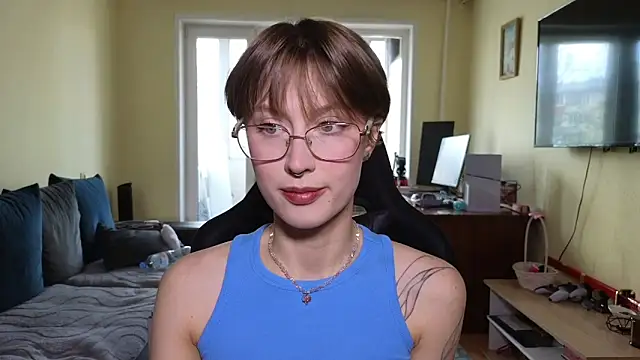 MalvinaBlum online show from May 7, 2026, 7:34 am