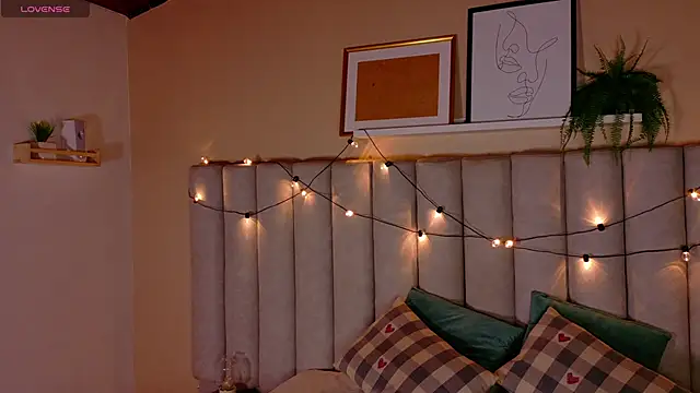 Snapshot of alaia-rogers chatting on November 14, 2025, 11:36 am alaia-rogers online show from November 14, 2025, 11:36 am