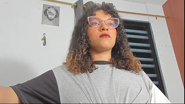 Snapshot of Ada_gales_ chatting on December 5, 2025, 4:00 am Ada gales online show from December 5, 2025, 4:00 am