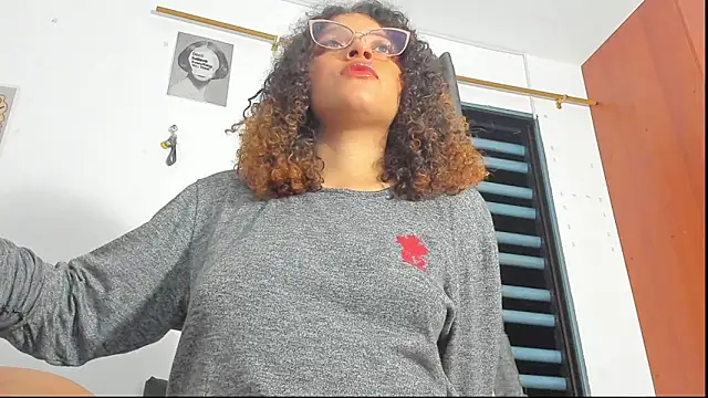 Snapshot of Ada_gales_ chatting on November 5, 2025, 4:26 am Ada gales online show from November 5, 2025, 4:26 am