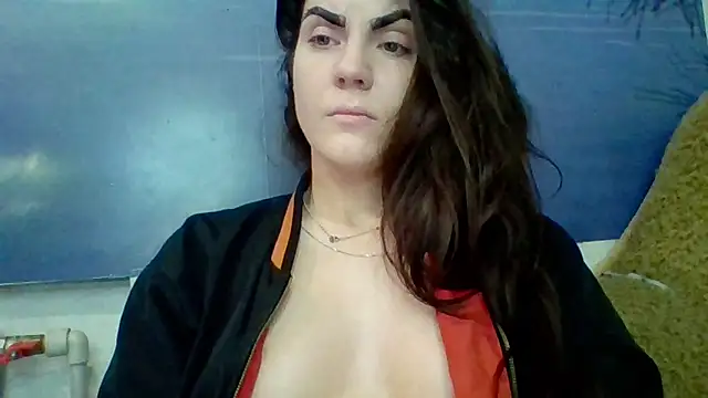 AliceTailor online show from April 13, 2026, 8:57 pm