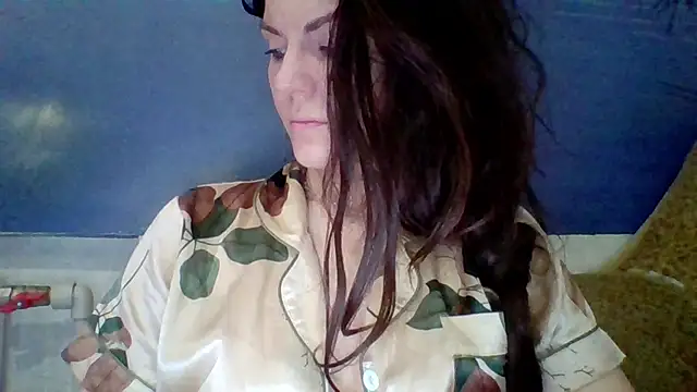 Snapshot of AliceTailor chatting on July 16, 2026, 5:43 pm AliceTailor online show from July 16, 2026, 5:43 pm
