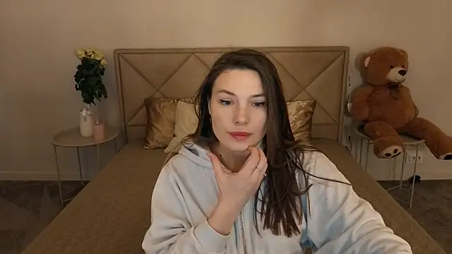 IceDanielles online show from March 19, 2026, 1:33 pm