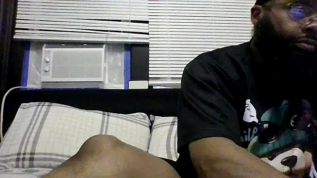 Snapshot of Enos3 chatting on April 6, 2026, 1:34 am Enos3 online show from April 6, 2026, 1:34 am