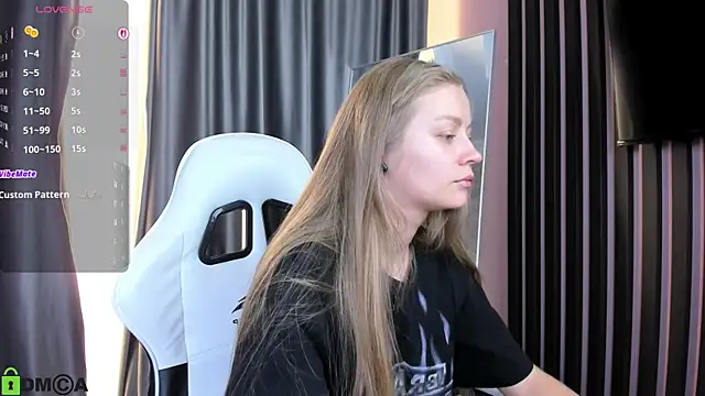 Polumna cute online show from April 19, 2026, 9:54 am