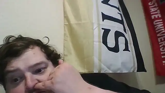 Snapshot of YelpedAverting chatting on December 2, 2025, 9:16 pm YelpedAverting online show from December 2, 2025, 9:16 pm