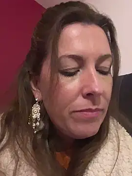 Snapshot of Lwhite1 chatting on November 9, 2025, 5:06 pm Lwhite1 online show from November 9, 2025, 5:06 pm