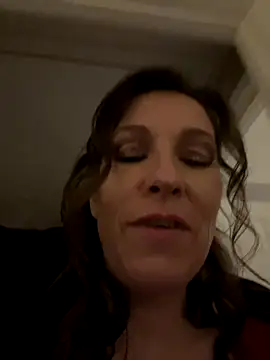 Snapshot of Lwhite1 chatting on November 28, 2025, 4:29 pm Lwhite1 online show from November 28, 2025, 4:29 pm