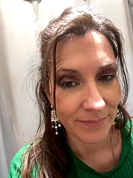 Snapshot of Lwhite1 chatting on December 18, 2025, 4:22 pm Lwhite1 online show from December 18, 2025, 4:22 pm