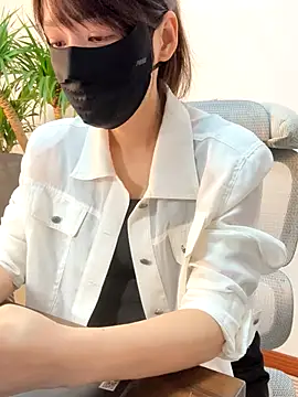 Snapshot of Annabody chatting on November 7, 2025, 8:30 am Annabody online show from November 7, 2025, 8:30 am