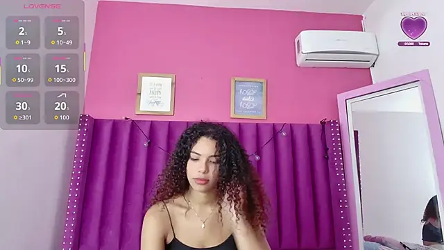 Snapshot of littleebonny chatting on November 29, 2025, 1:00 pm littleebonny online show from November 29, 2025, 1:00 pm