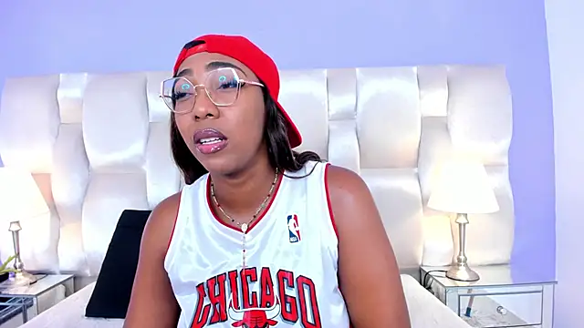 Snapshot of dirtyvictoria chatting on November 1, 2025, 1:05 pm dirtyvictoria online show from November 1, 2025, 1:05 pm