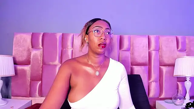 Snapshot of dirtyvictoria chatting on September 15, 2025, 12:27 pm dirtyvictoria online show from September 15, 2025, 12:27 pm