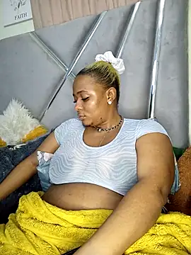 CocoBootyyy online show from November 7, 2025, 3:38 pm