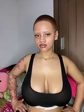 Snapshot of Charlotee_ chatting on October 16, 2025, 9:17 am Charlotee online show from October 16, 2025, 9:17 am