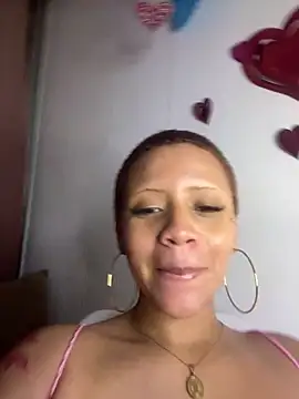 Snapshot of Charlotee_ chatting on February 16, 2025, 9:38 pm Charlotee online show from February 16, 2025, 9:38 pm