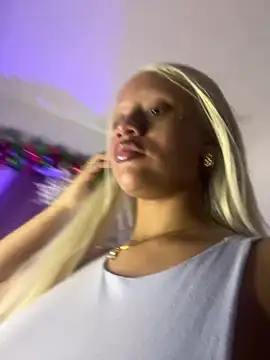 Snapshot of Charlotee_ chatting on January 2, 2025, 8:06 am Charlotee online show from January 2, 2025, 8:06 am