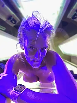 Snapshot of vixendoll87 chatting on March 6, 2025, 8:16 pm vixendoll87 online show from March 6, 2025, 8:16 pm