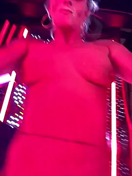 Snapshot of vixendoll87 chatting on November 6, 2025, 12:14 am vixendoll87 online show from November 6, 2025, 12:14 am