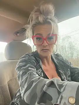 vixendoll87 online show from January 14, 2026, 8:12 pm