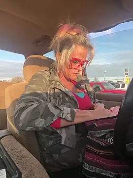 vixendoll87 online show from March 18, 2026, 11:05 pm