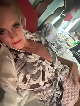 Snapshot of vixendoll87 chatting on November 12, 2025, 7:07 pm vixendoll87 online show from November 12, 2025, 7:07 pm