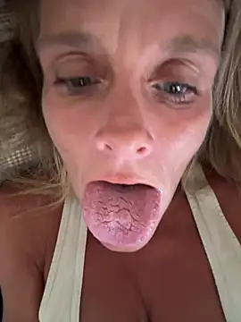 Snapshot of vixendoll87 chatting on March 8, 2025, 6:37 pm vixendoll87 online show from March 8, 2025, 6:37 pm