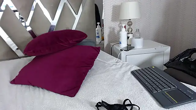 KasandraPhillips online show from March 4, 2025, 7:32 pm