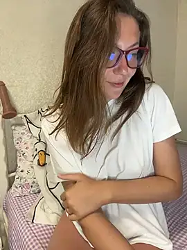 Snapshot of BeatriceTender chatting on July 10, 2026, 9:26 pm BeatriceTender online show from July 10, 2026, 9:26 pm
