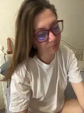 BeatriceTender online show from April 3, 2026, 8:48 pm