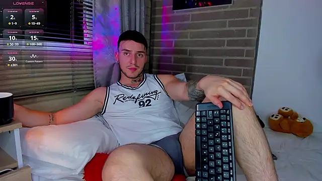 liam oficial02 online show from June 3, 2026, 1:17 am