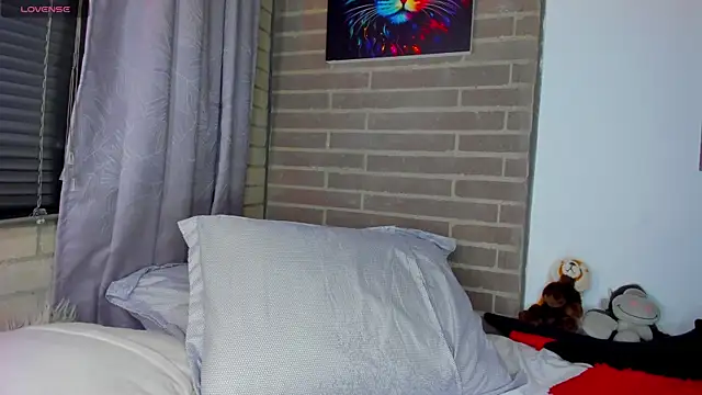 liam oficial02 online show from April 17, 2026, 3:53 am