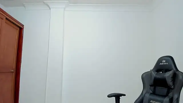 avellanatammy online show from November 23, 2025, 2:32 am