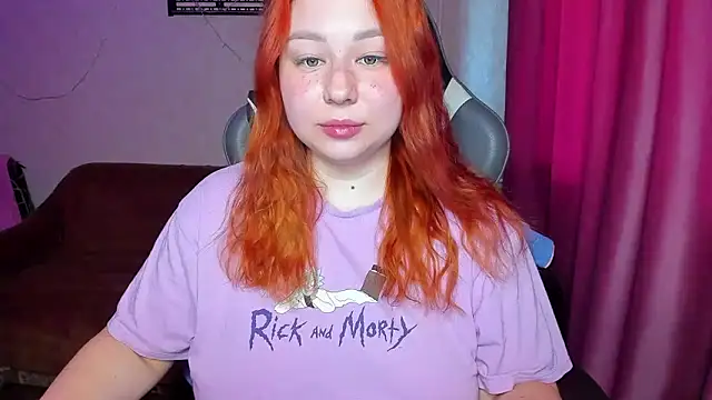 Snapshot of Milafoxxxy chatting on September 19, 2025, 8:18 am Milafoxxxy online show from September 19, 2025, 8:18 am