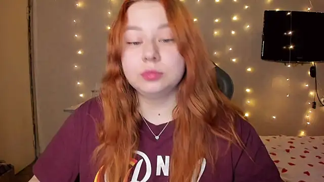 Snapshot of Milafoxxxy chatting on March 3, 2025, 10:49 am Milafoxxxy online show from March 3, 2025, 10:49 am