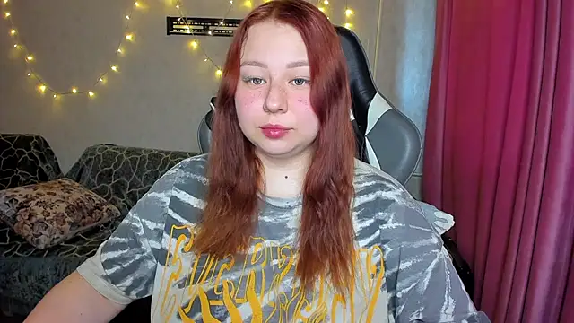 Snapshot of Milafoxxxy chatting on September 29, 2025, 10:00 am Milafoxxxy online show from September 29, 2025, 10:00 am