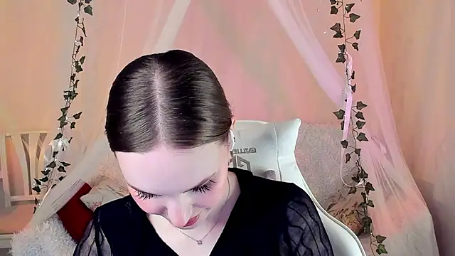 MishkaMe online show from October 26, 2025, 3:23 pm