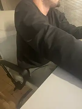 giorgakaci69 online show from March 17, 2026, 3:04 pm