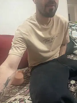 giorgakaci69 online show from March 14, 2026, 12:33 pm