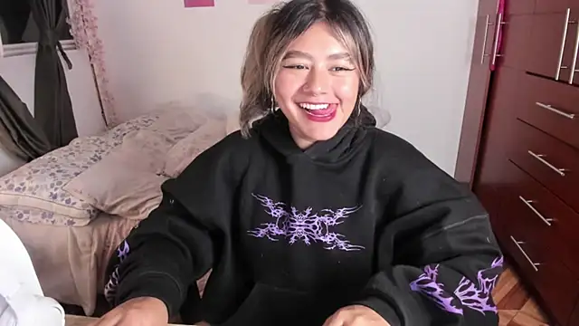 StephaniFox online show from November 8, 2025, 1:42 am