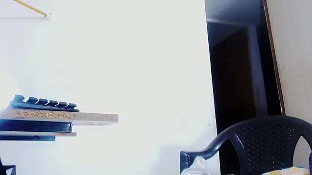 taniabigxx online show from May 24, 2026, 4:45 am