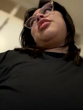 miacanela xo online show from November 12, 2025, 3:21 am