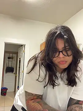 miacanela xo online show from April 16, 2026, 2:01 am