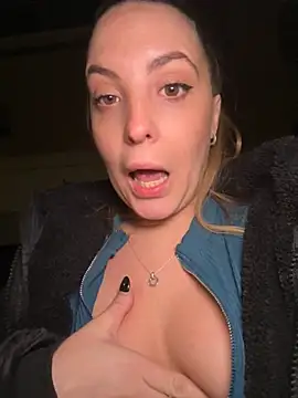 Snapshot of LiliMorganxxx chatting on November 17, 2025, 10:14 pm LiliMorganxxx online show from November 17, 2025, 10:14 pm